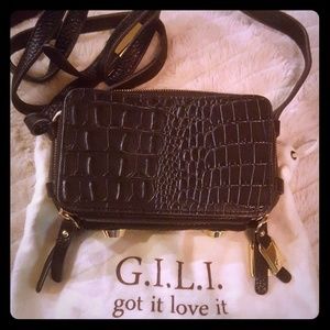 G.I.L.I small cross body clutch